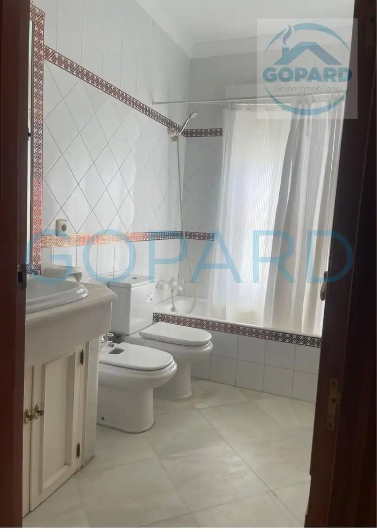Bany de Casa o xalet en venda en El Portil amb Calefacció, Jardí privat i Terrassa