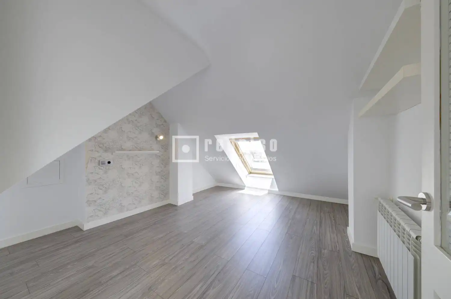 Habitación de Ático en venta en Pozuelo de Alarcón con Calefacción, Jardín privado y Terraza