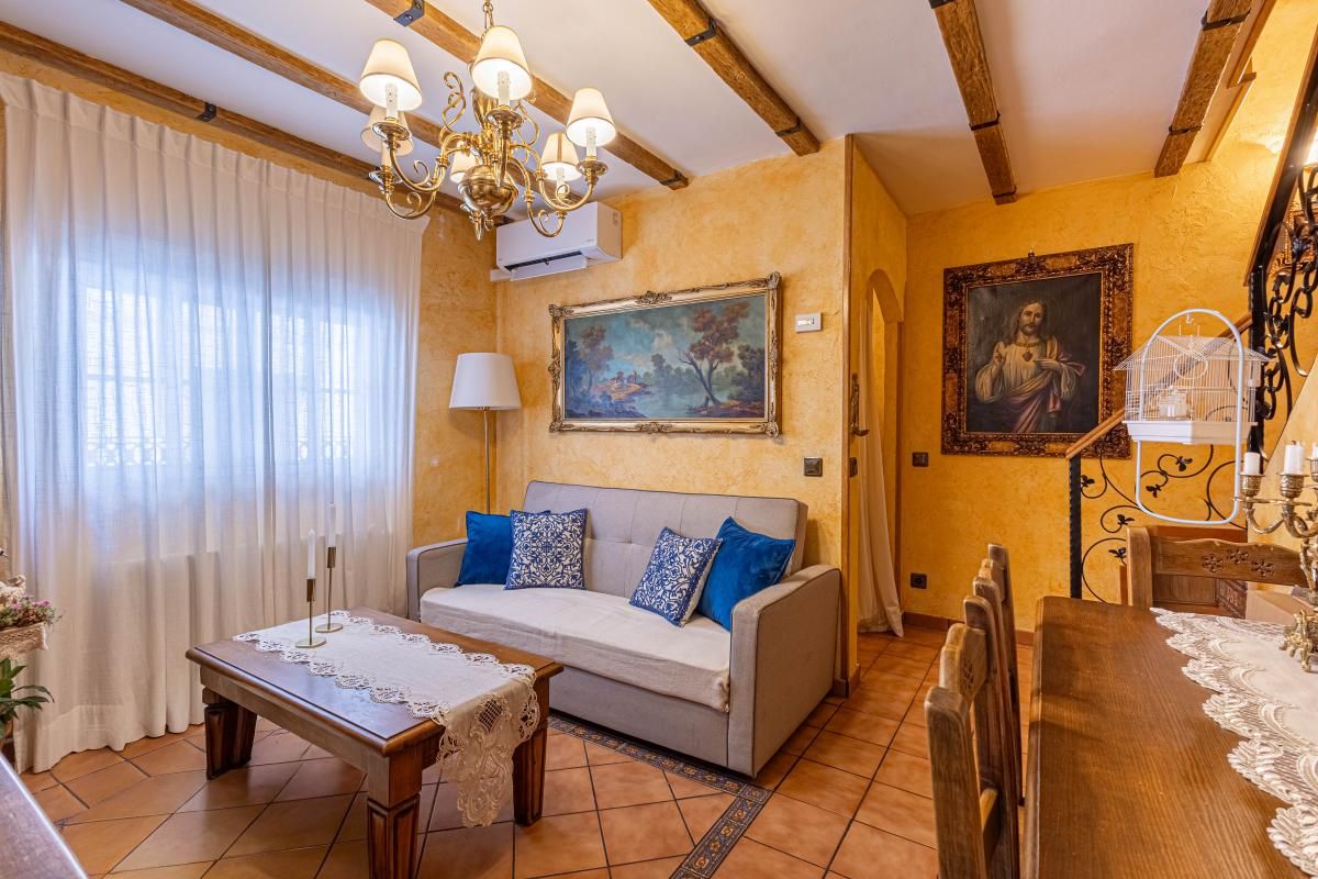 Sala de estar de Casa adosada en venta en Campo Real con Aire acondicionado, Calefacción y Terraza