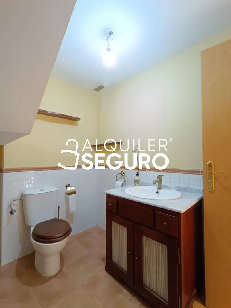 Bany de Casa o xalet de lloguer en Aranjuez amb Calefacció, Terrassa i Traster