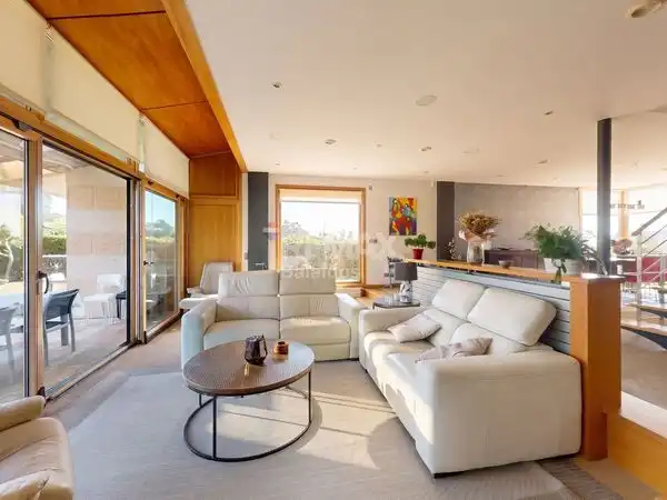 Sala de estar de Casa o chalet en venta en Vigo  con Aire acondicionado, Calefacción y Jardín privado