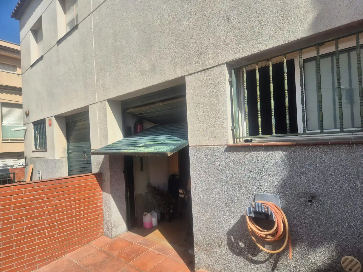 Vista exterior de Casa adosada en venta en Castellet i la Gornal con Calefacción