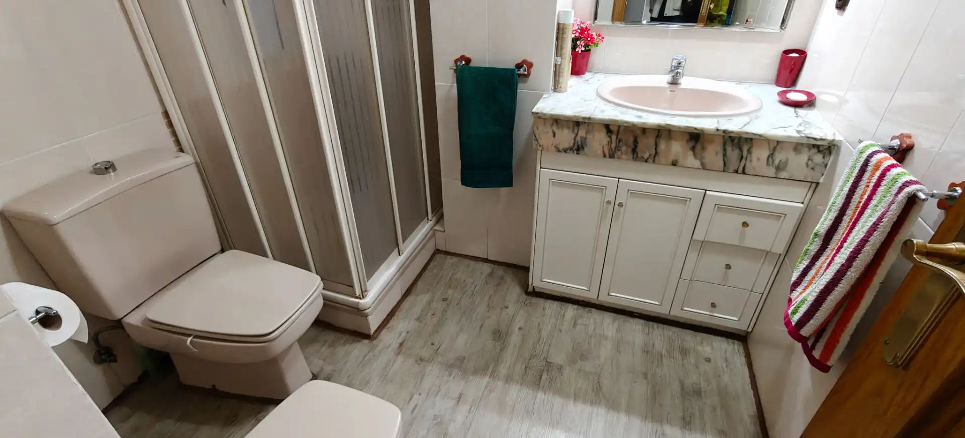 Bathroom of Flat for sale in Zaragoza  with Air Conditioner, Heating and Parquet flooring