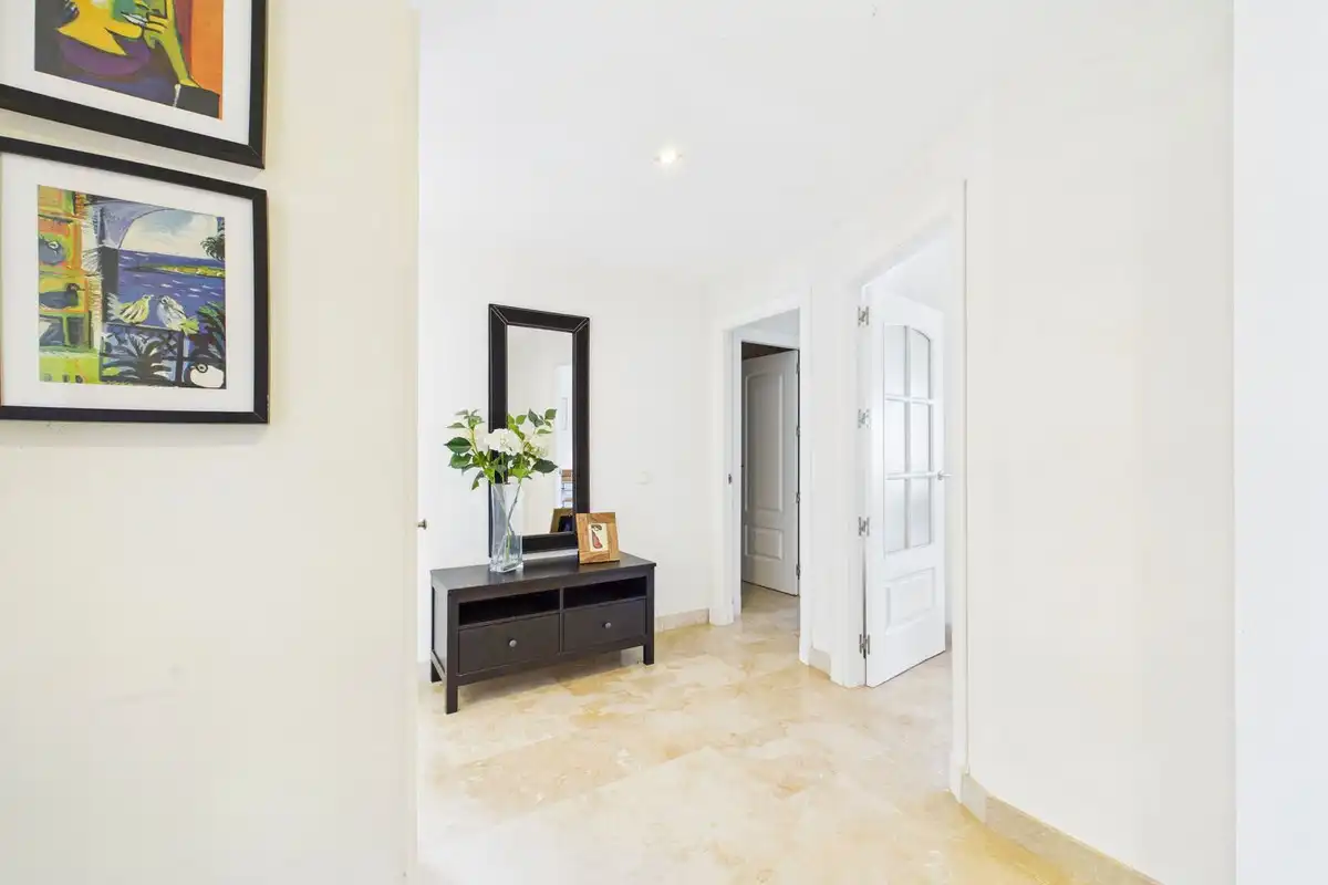 Ground floor with pool for sale in La Alcaidesa, imagen 9