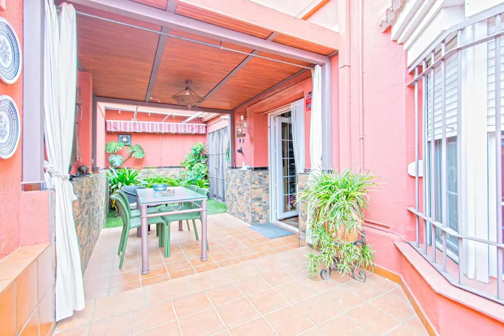 Terraza de Casa adosada en venta en Gines con Aire acondicionado, Jardín privado y Trastero