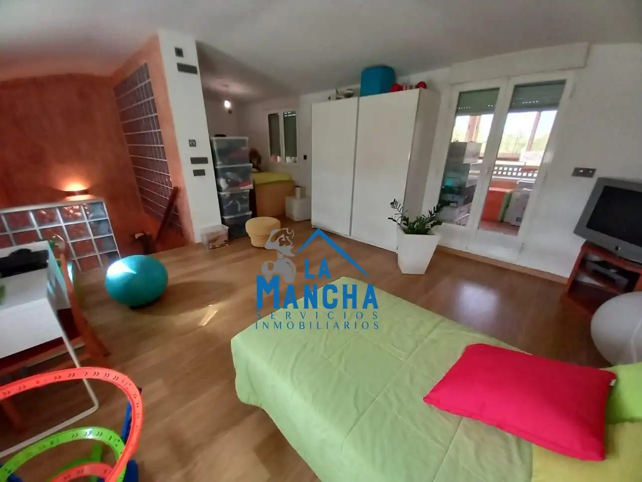 Garten von Einfamilien-Reihenhaus zum Verkauf in La Gineta mit Abstellraum und Schwimmbad