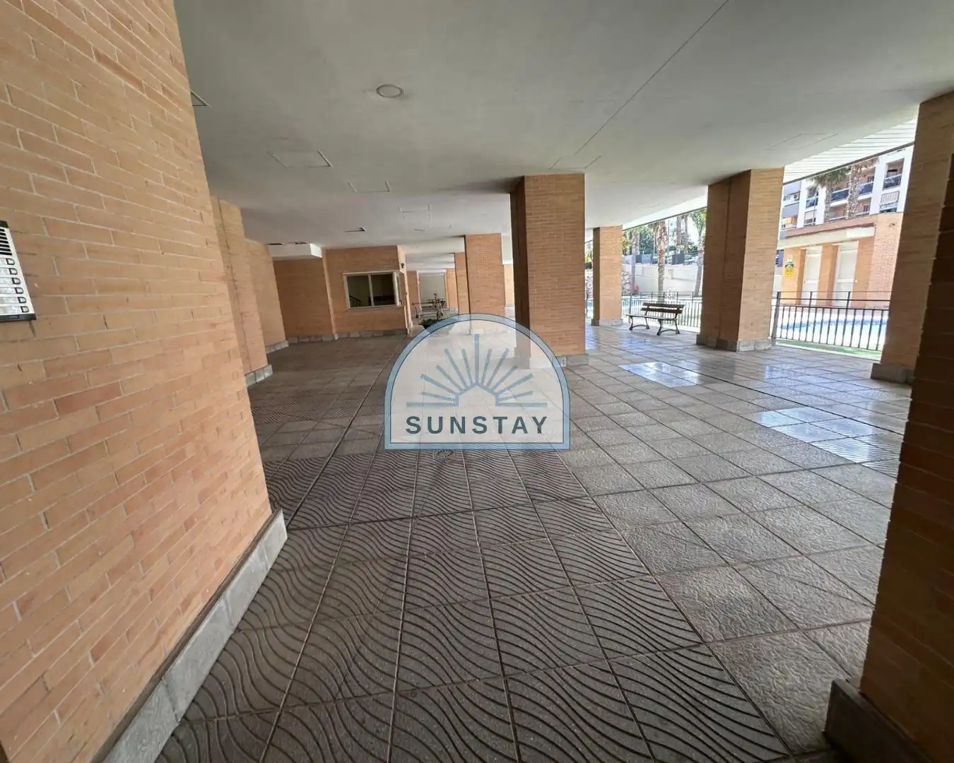 Terraza de Apartamento en venta en Torremolinos con Piscina comunitaria