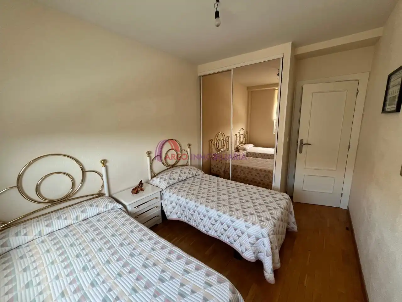 Bedroom of Detached homes for sale in Burgos  with Heating, Private garden and Parquet flooring