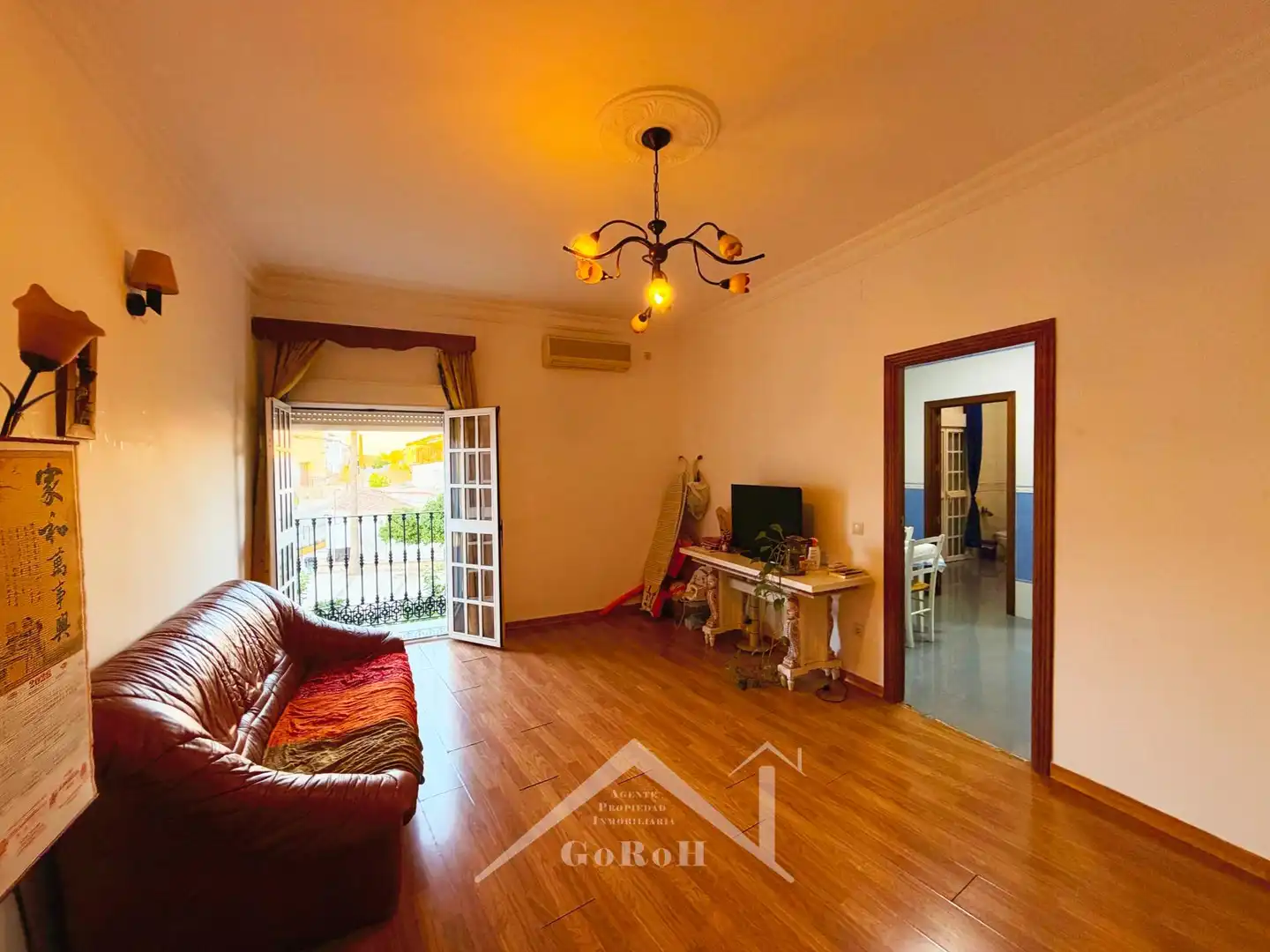 Sala de estar de Edificio en venta en Almadén de la Plata, Sevilla
