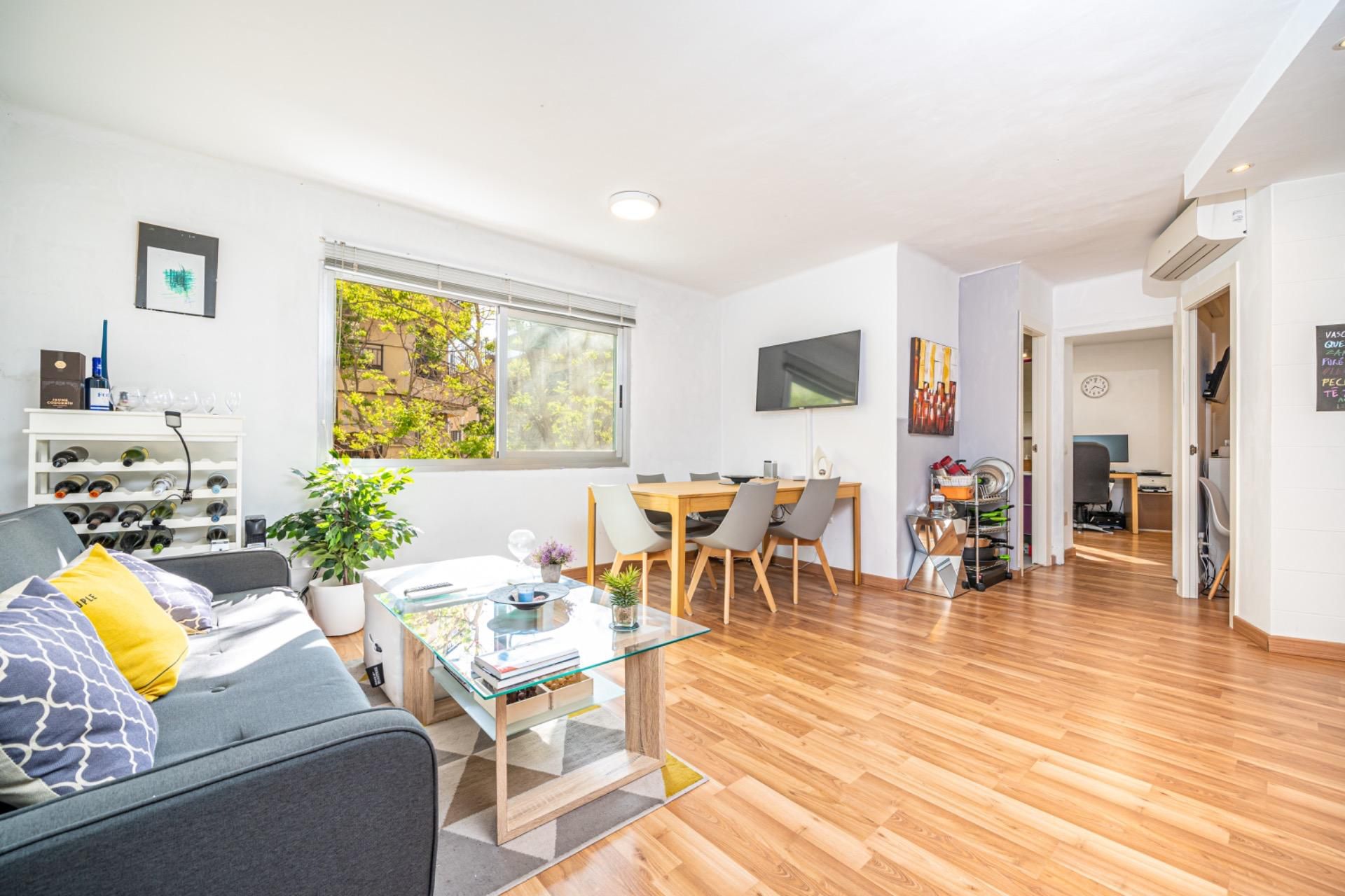 Living room of Flat for sale in  Palma de Mallorca  with Air Conditioner, Heating and Parquet flooring