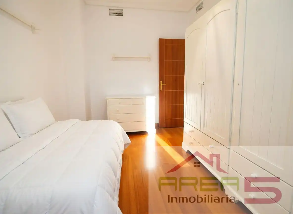Dormitori de Casa adosada de lloguer en Mérida amb Aire condicionat, Calefacció i Parquet
