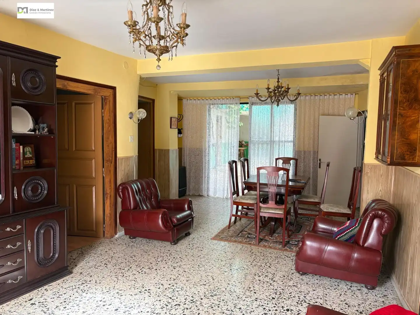 Sala d'estar de Casa o xalet en venda en Santa Marina del Rey amb Traster
