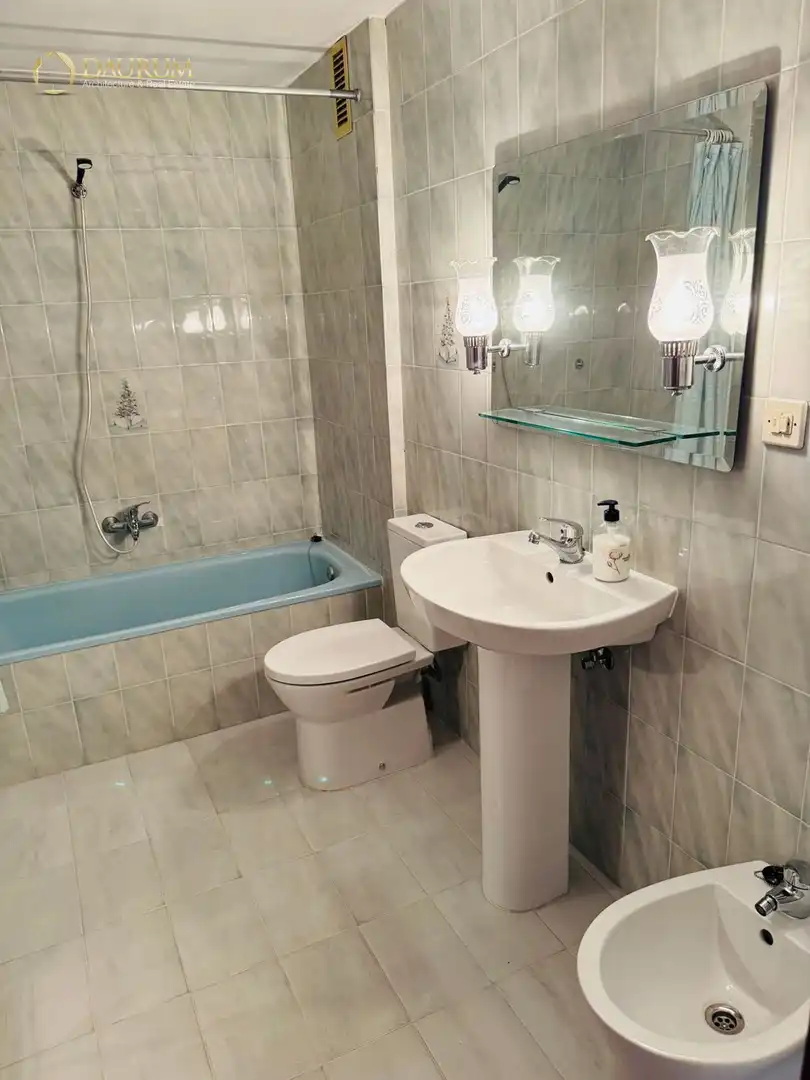 Piso en venta en Hermanos Machado, Poble Nou