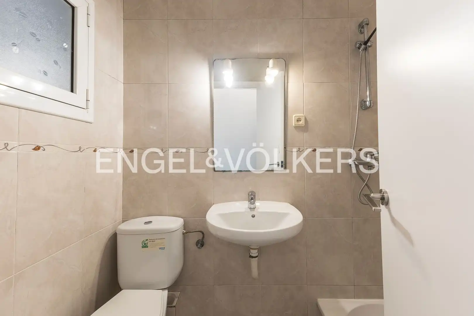 Baño de Piso en venta en Barcelona con Calefacción