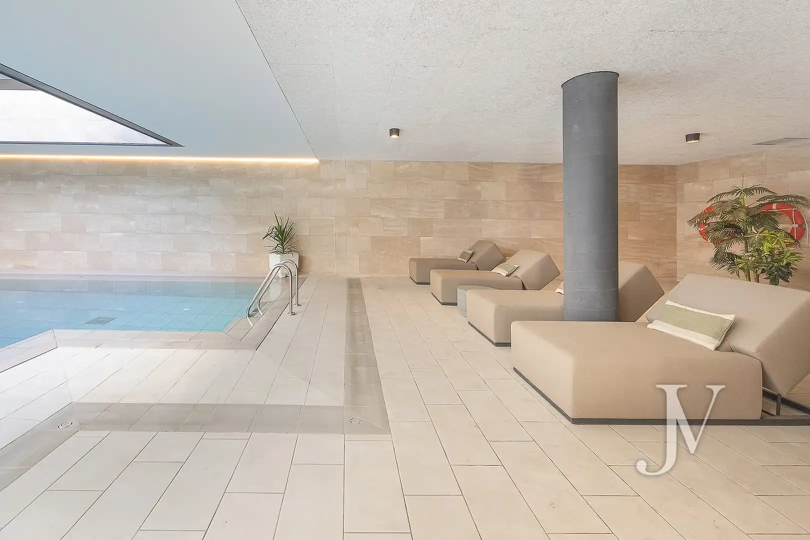 Swimming pool of Duplexes for sale in Madrid  with Air Conditioner, Heating and Private garden