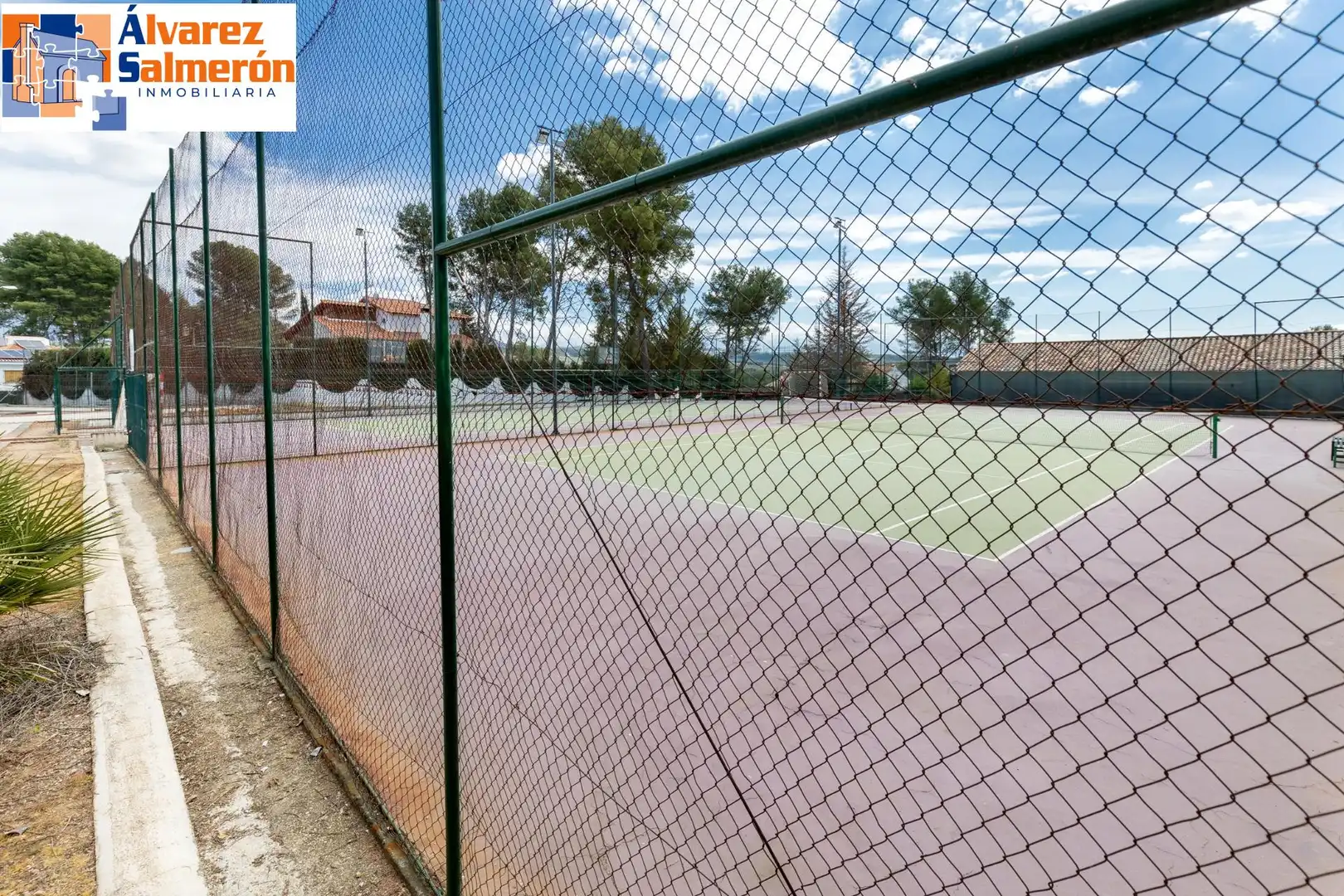 Vista exterior de Casa o chalet en venta en Albolote con Aire acondicionado, Calefacción y Jardín privado