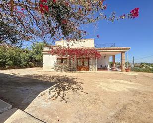 Vista exterior de Casa o xalet en venda en Catadau amb Terrassa