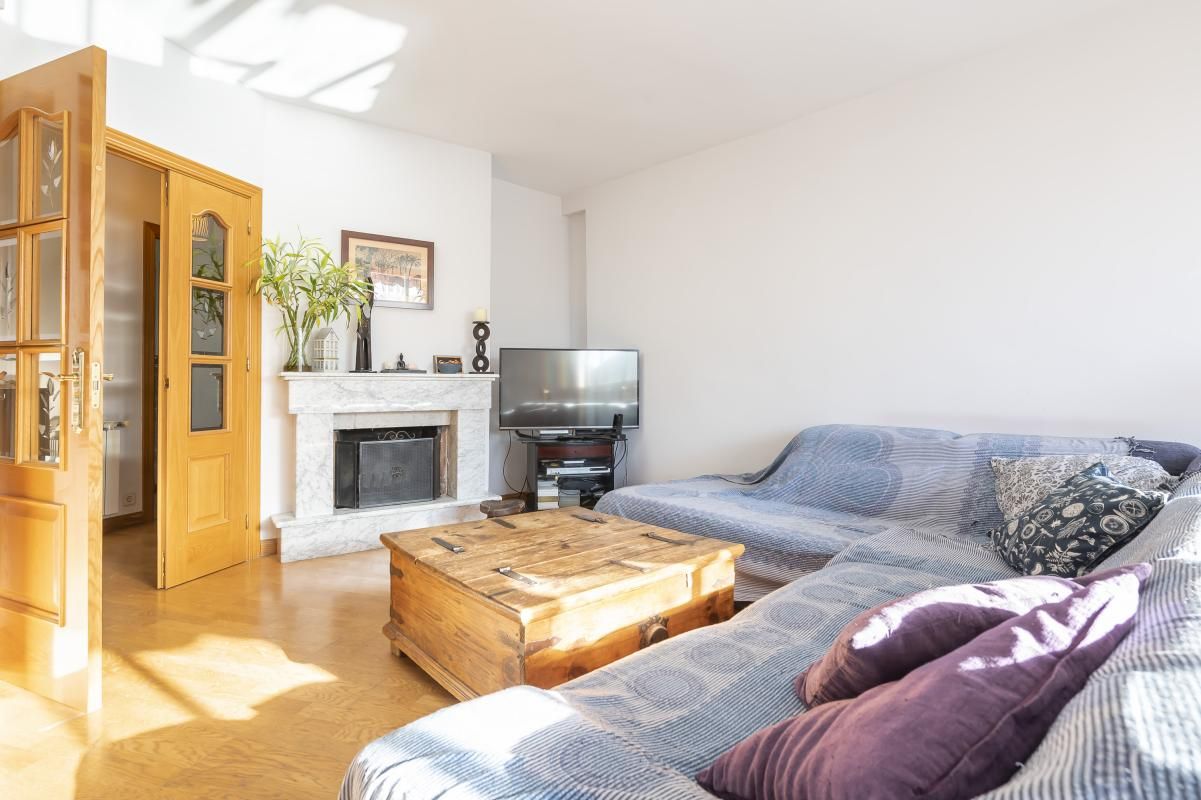 Sala d'estar de Pis en venda en Majadahonda amb Aire condicionat, Calefacció i Jardí privat