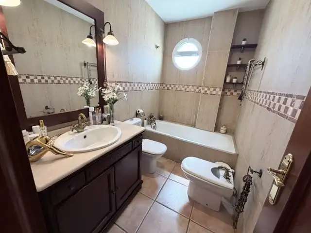 Baño de Casa o chalet en venta en Palos de la Frontera con Aire acondicionado, Calefacción y Jardín privado
