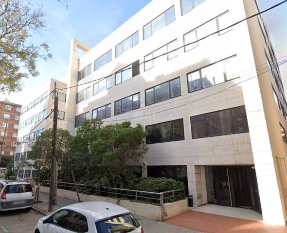 Oficina en Alquiler en DEL MILANESAT, 25-27 en Les Tres Torres