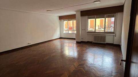 Photo 2 of Flat to rent in Centro Ciudad, León