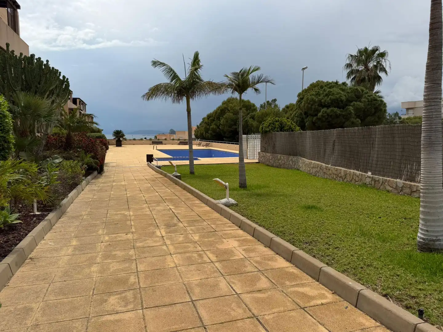 Swimming pool of Flat for sale in Águilas  with Air Conditioner, Heating and Private garden