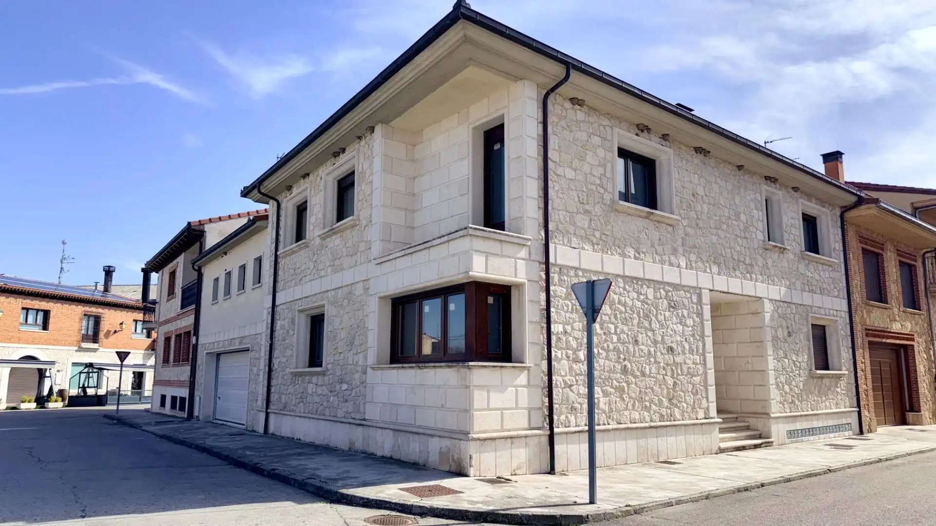 Exterior view of Houses for sale in Cuéllar  with Terrace and Storage room