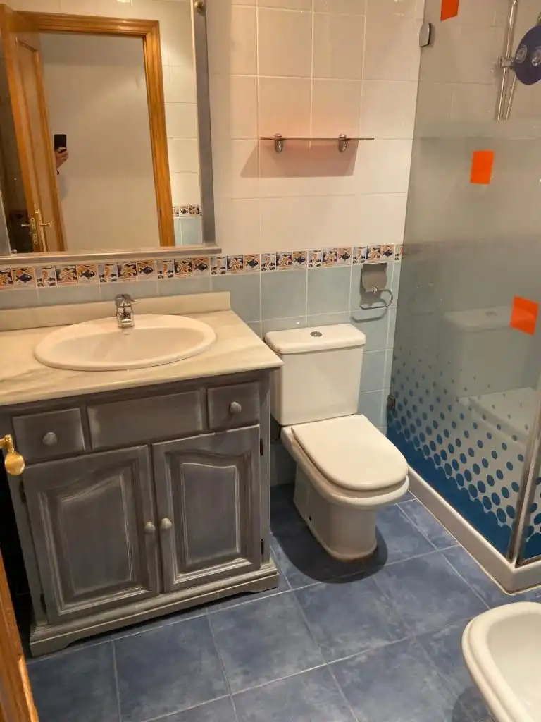 Badezimmer von Wohnung zur Miete in Valencia mit Klimaanlage, Heizung und Terrasse