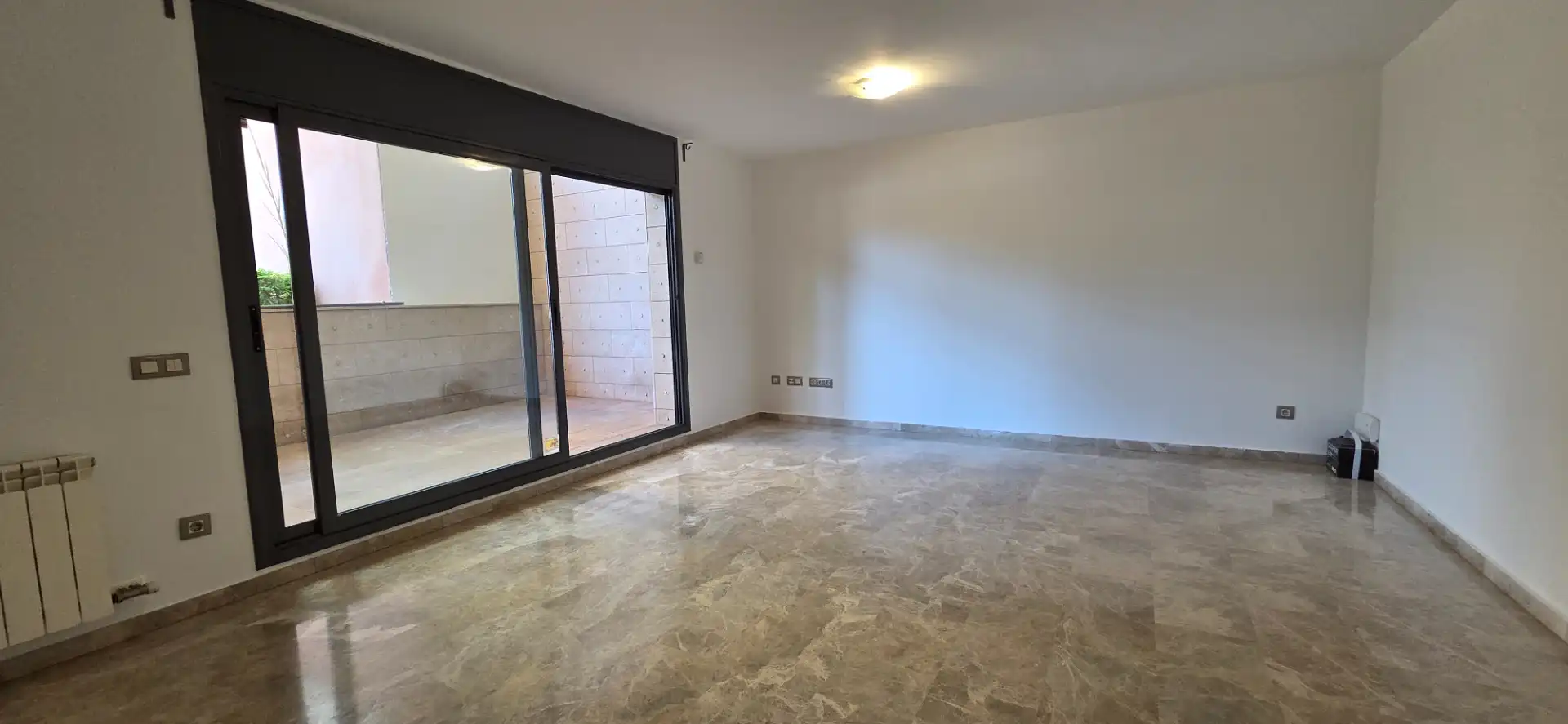 Maisonette zum Verkauf in Barcelona mit Klimaanlage, Heizung und Parkett