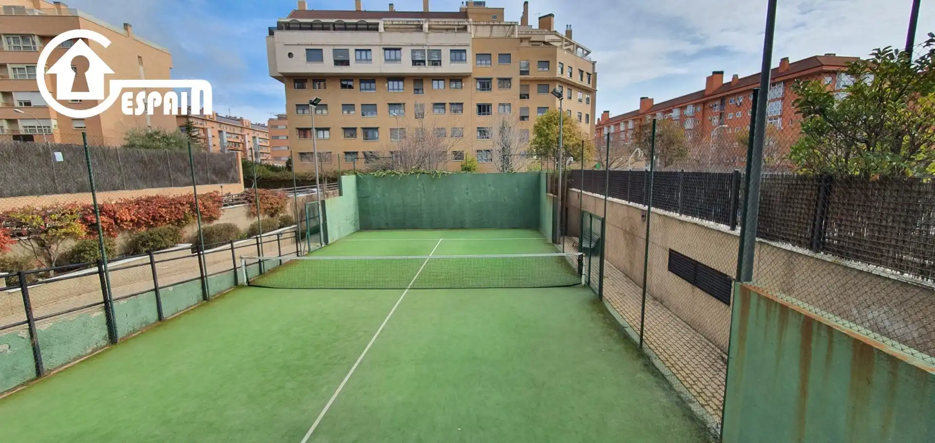 Parking de Piso en venta en Madrid con Aire acondicionado, Calefacción y Jardín privado