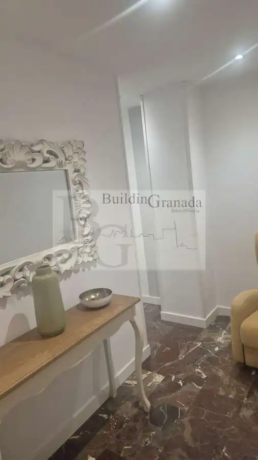 Dormitori de Pis de lloguer en Granada amb Aire condicionat, Calefacció i Moblat