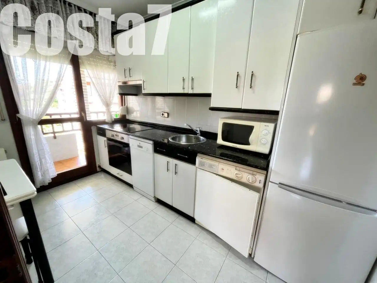Cocina de Piso en venta en Noja con Terraza, Amueblado y Piscina comunitaria