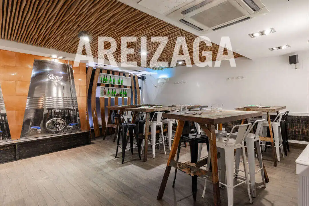 Local de lloguer en Donostia - San Sebastián  amb Moblat