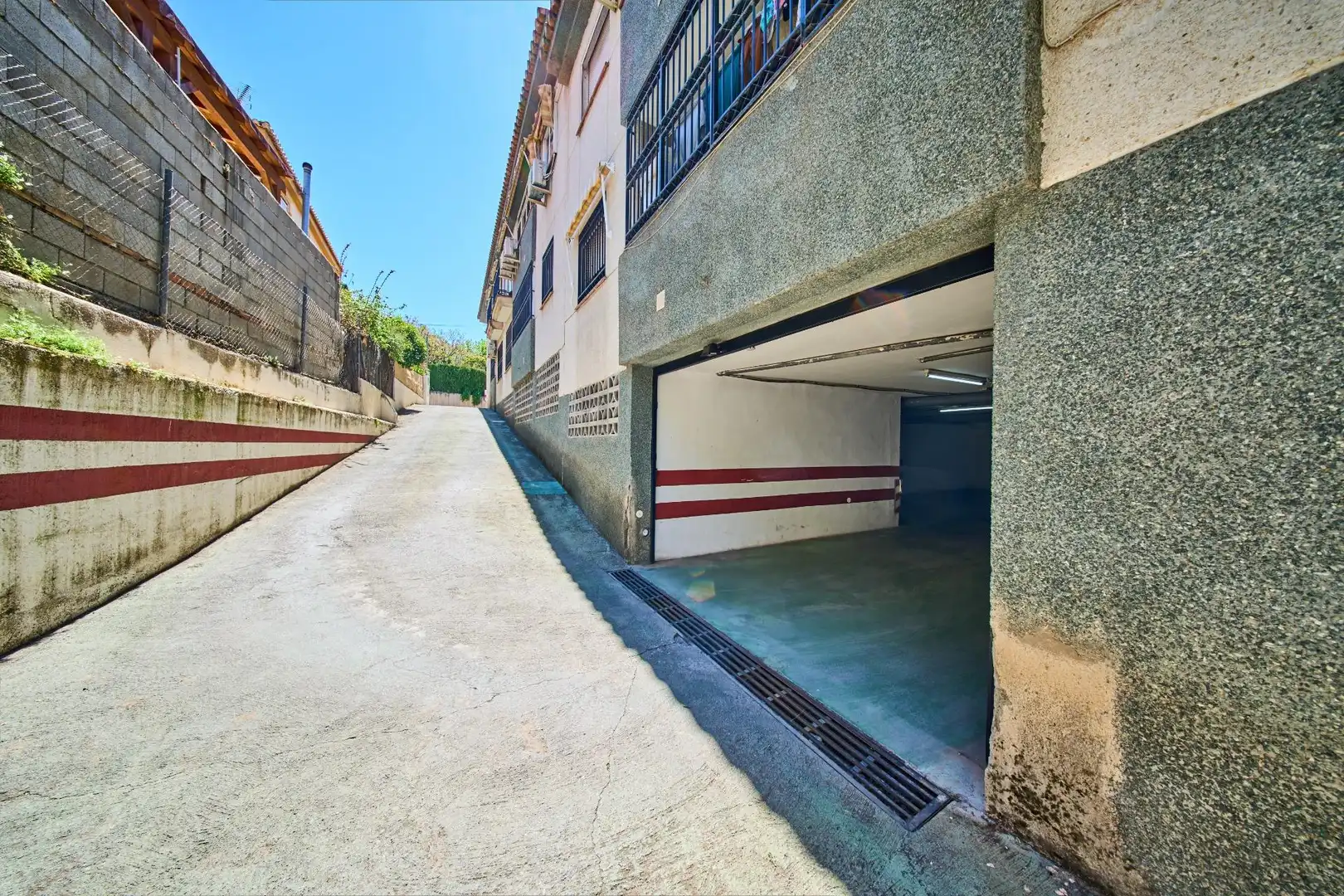 Parkplatz von Garage zum Verkauf in La Zubia