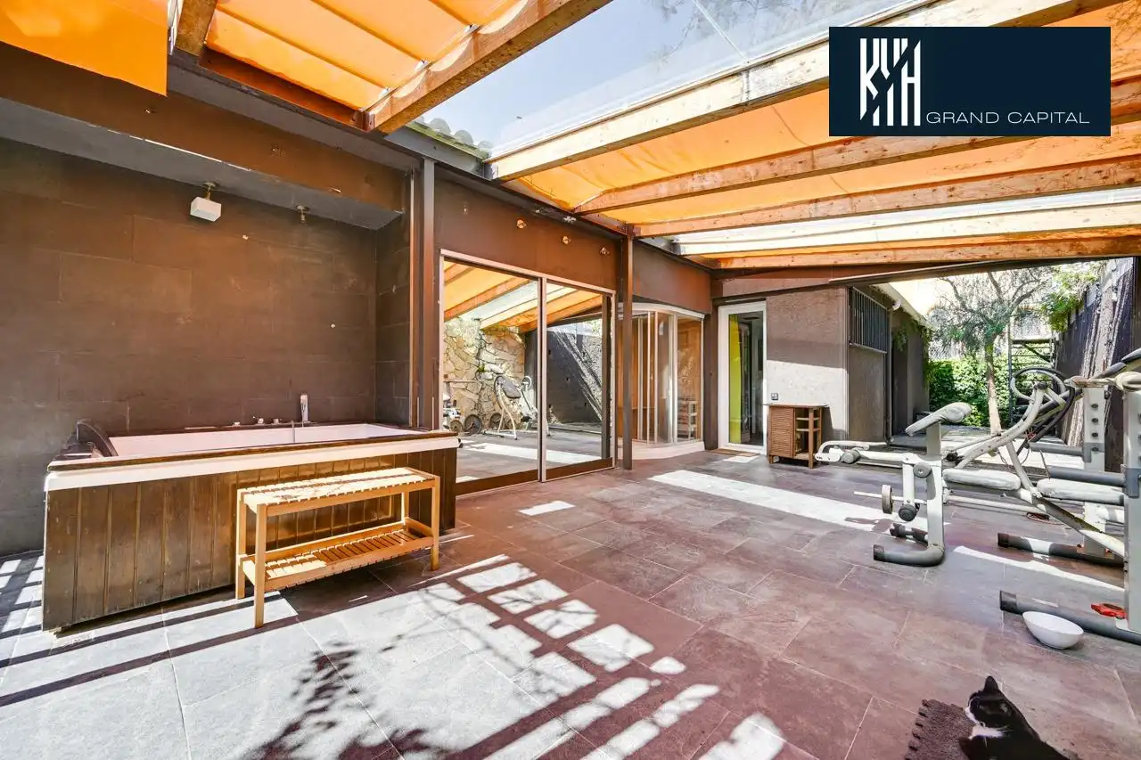 Detached house with pool for sale in Carrer Carrer Alexandria, imagen 43