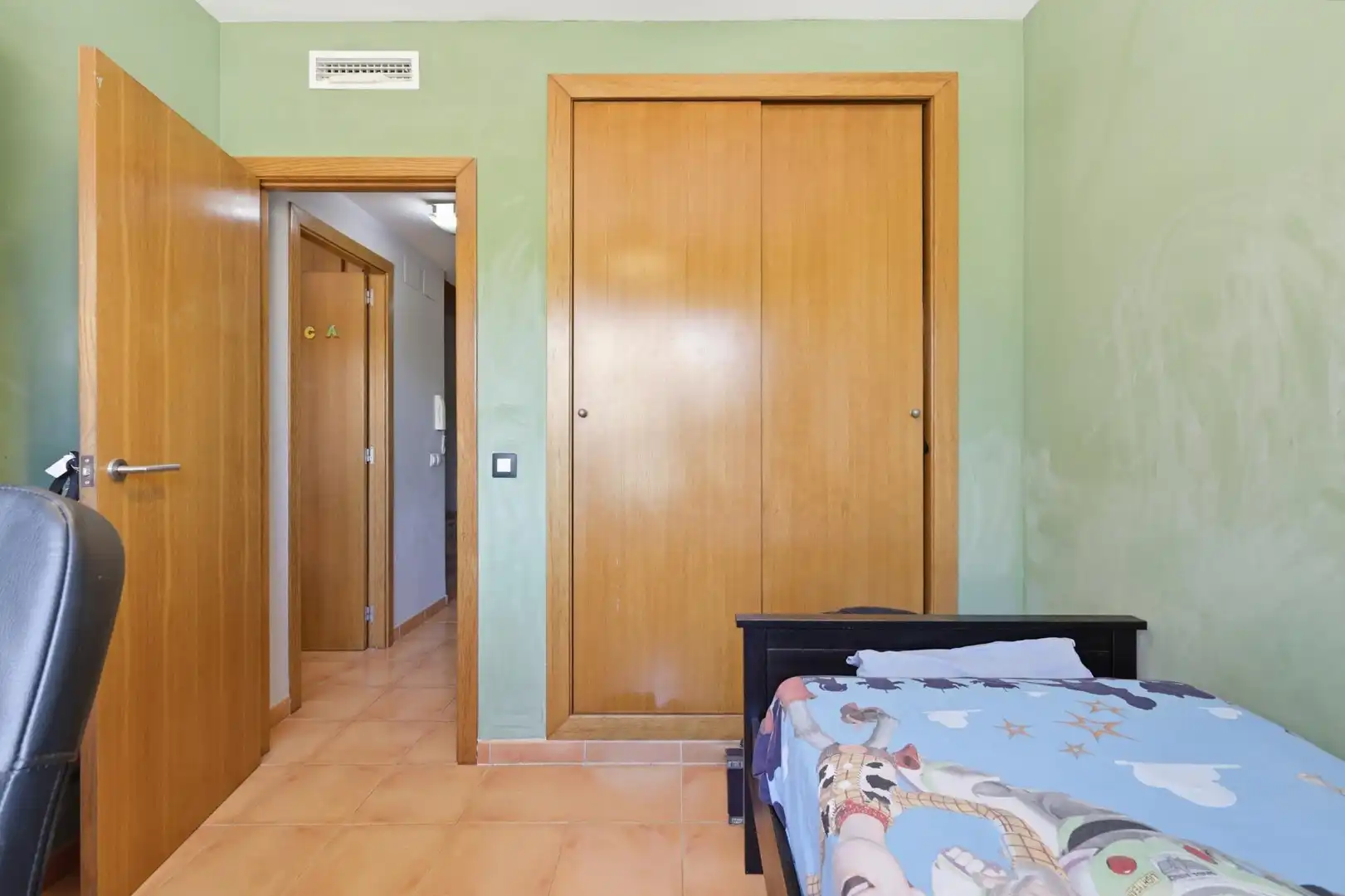 Dormitori de Casa adosada en venda en Sagunto / Sagunt amb Aire condicionat, Terrassa i Moblat