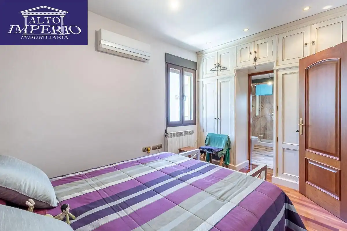 Bedroom of Houses for sale in Granada  with Air Conditioner, Heating and Private garden
