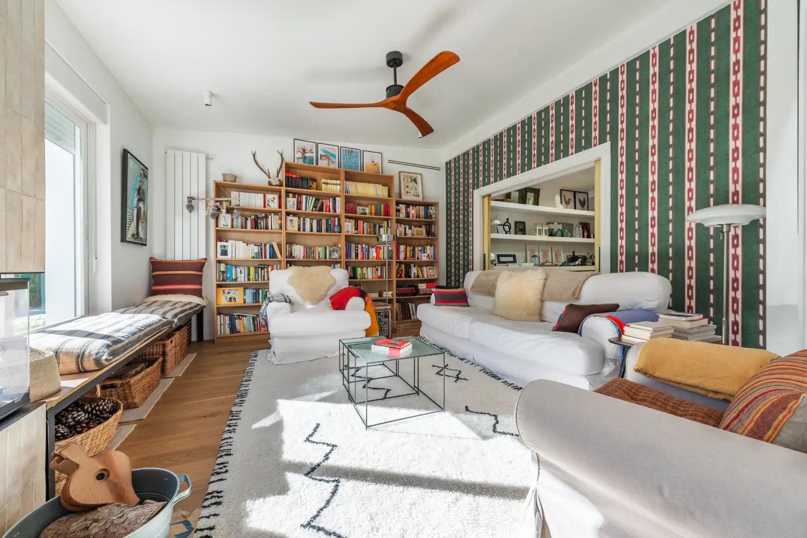 Sala de estar de Casa o chalet en venta en Pozuelo de Alarcón con Aire acondicionado, Calefacción y Jardín privado