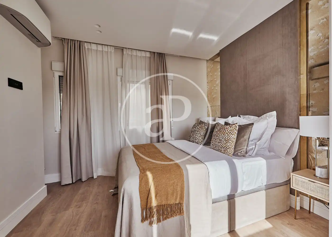 Bedroom of Flat for sale in Madrid  with Air Conditioner, Heating and Furnished