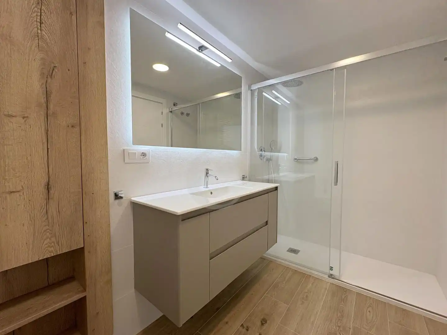Baño de Piso en venta en Valencia con Aire acondicionado y Calefacción