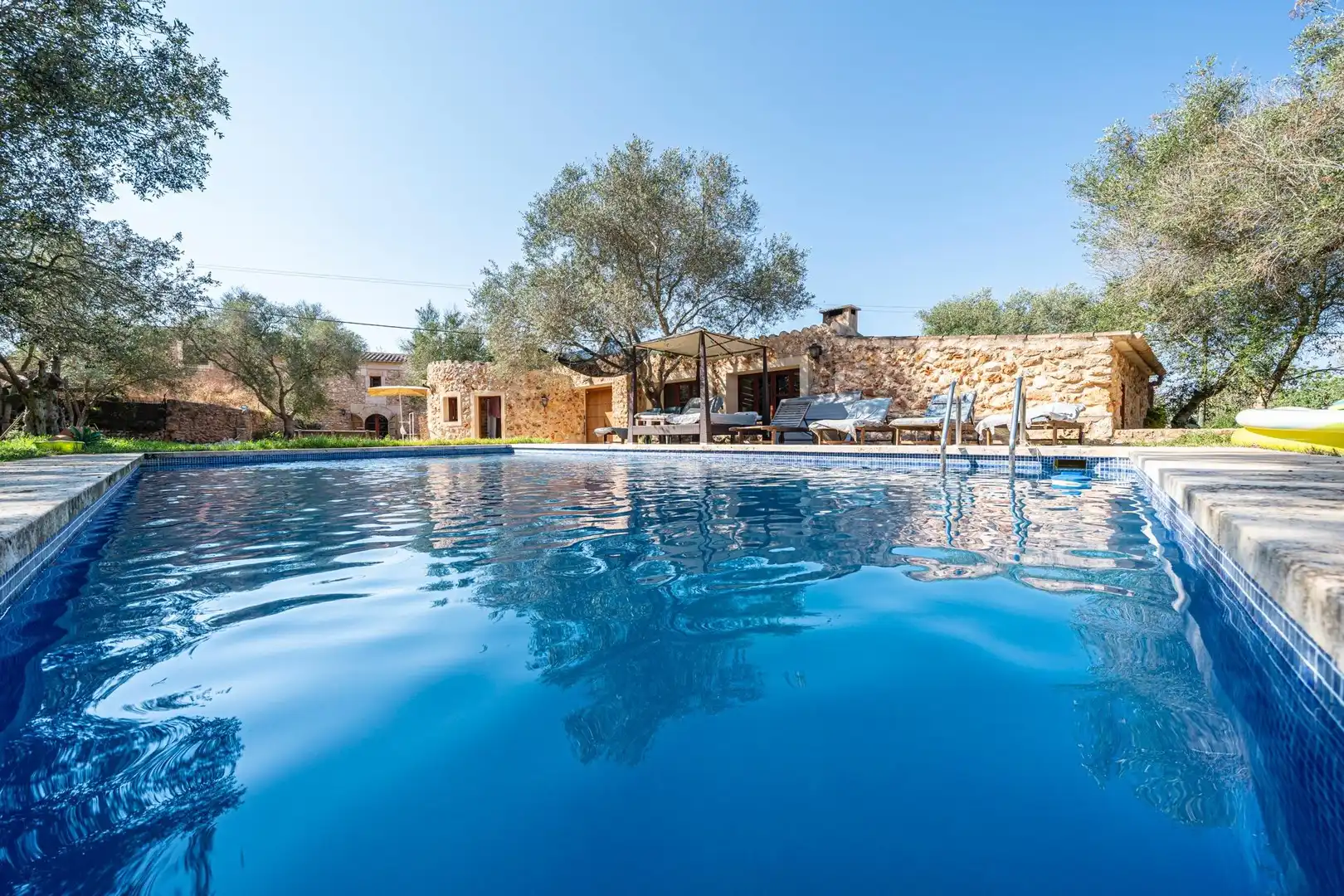 Piscina de Casa adosada en venta en Campos con Aire acondicionado, Calefacción y Jardín privado