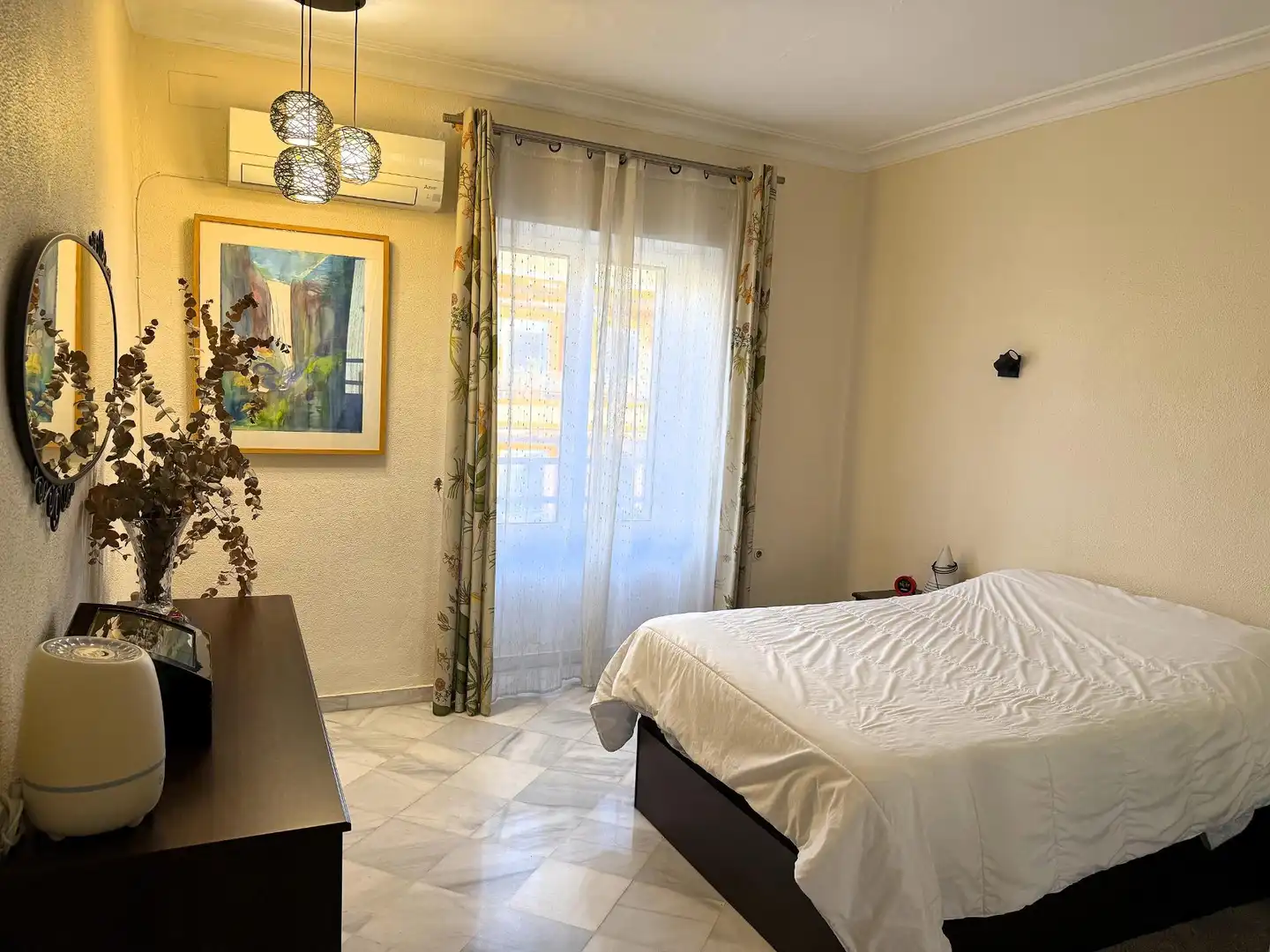 Habitación de Piso en venta en Sevilla con Aire acondicionado, Terraza y Trastero