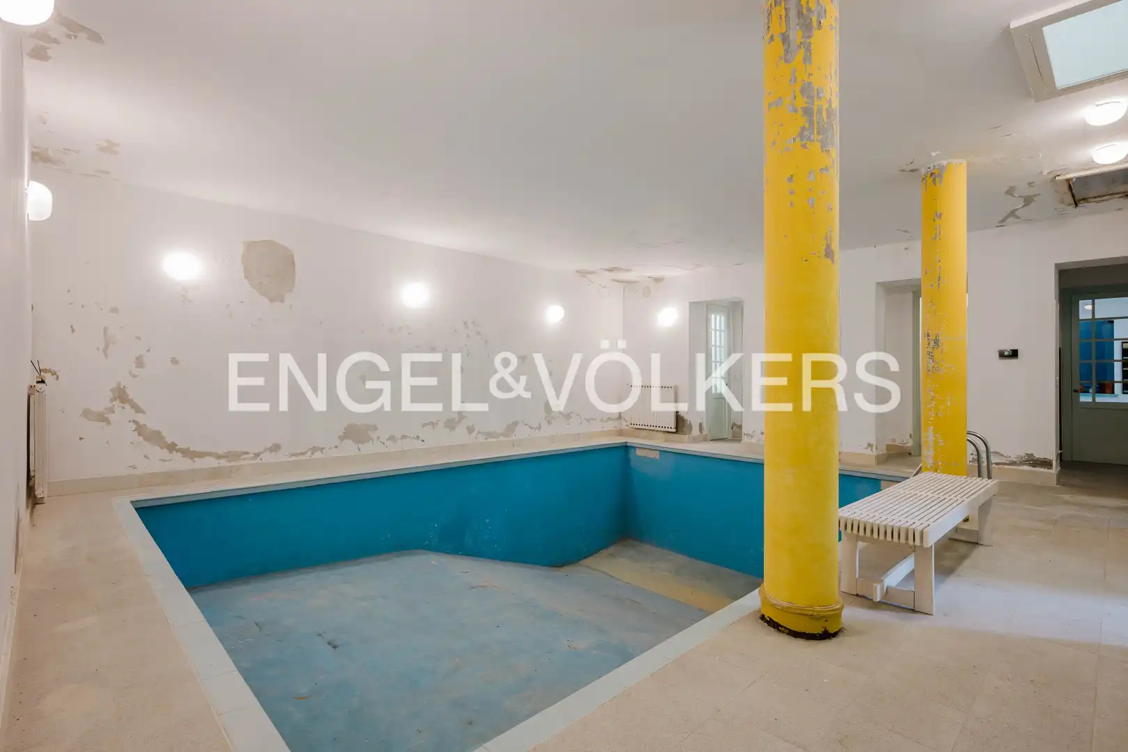 Swimming pool of Houses for sale in Andoain  with Air Conditioner, Heating and Private garden
