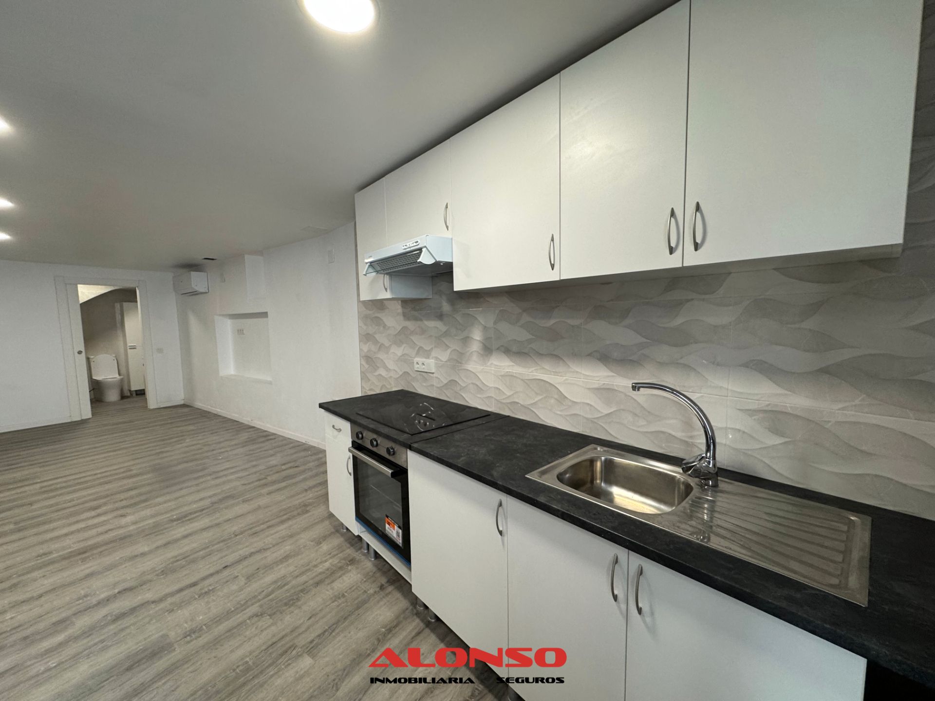 Cuina de Casa adosada en venda en Vinaròs amb Aire condicionat, Terrassa i Balcó