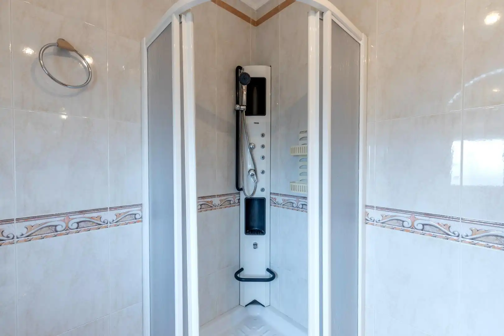 Baño de Casa o chalet en venta en Escúzar con Terraza y Piscina
