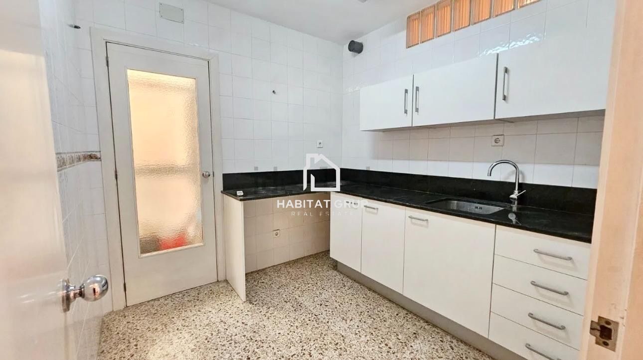 Kitchen of Flat for sale in Montblanc  with Air Conditioner and Terrace