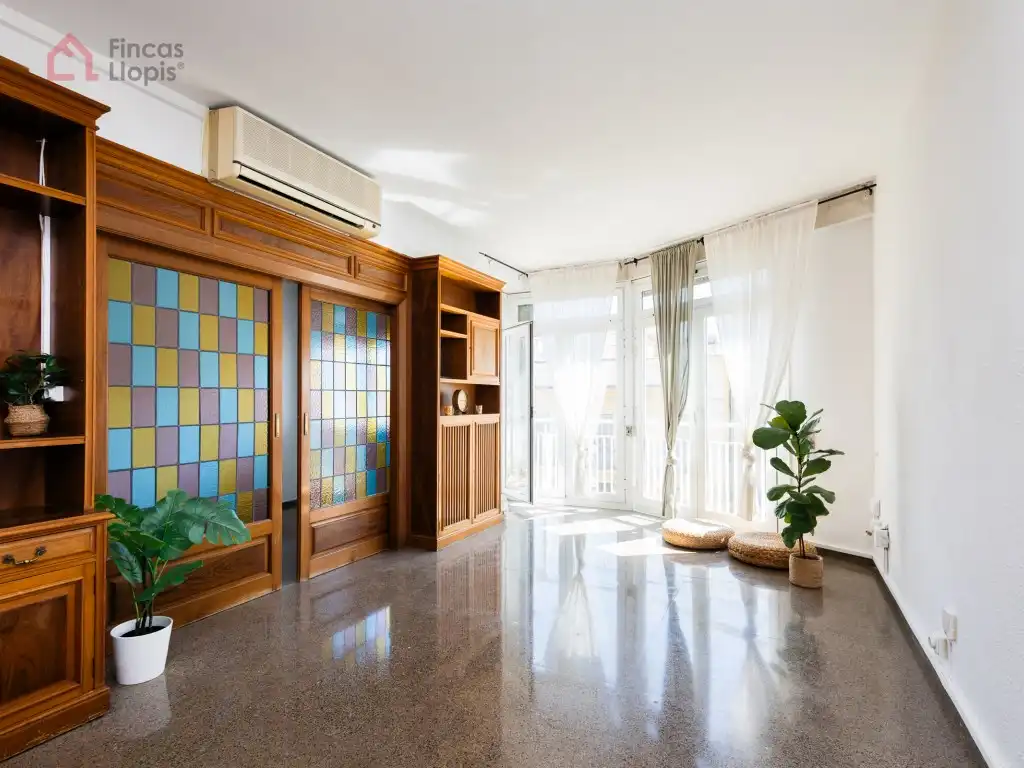 Sala de estar de Piso en venta en Barcelona con Balcón