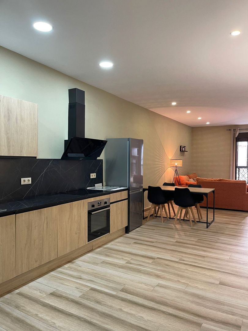 Cuina de Pis de lloguer en Plasencia amb Aire condicionat, Calefacció i Moblat