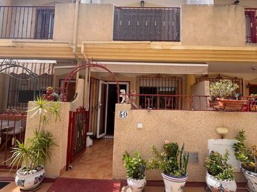 Reihenhaus mit Pool zum Verkauf in Orihuela Costa