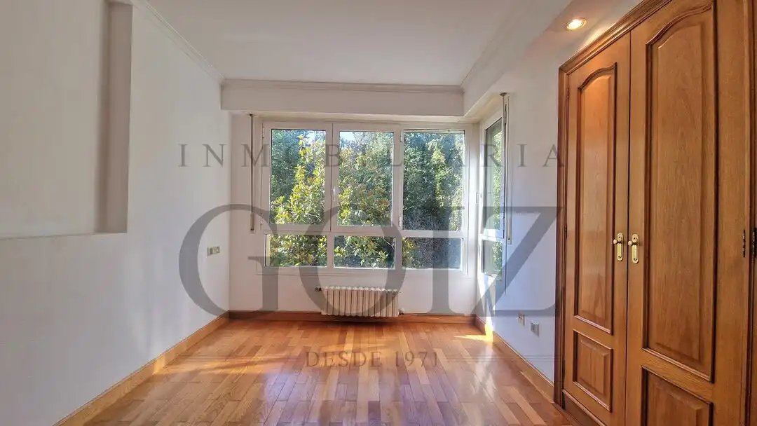 Habitación de Piso en venta en Donostia - San Sebastián  con Calefacción y Balcón